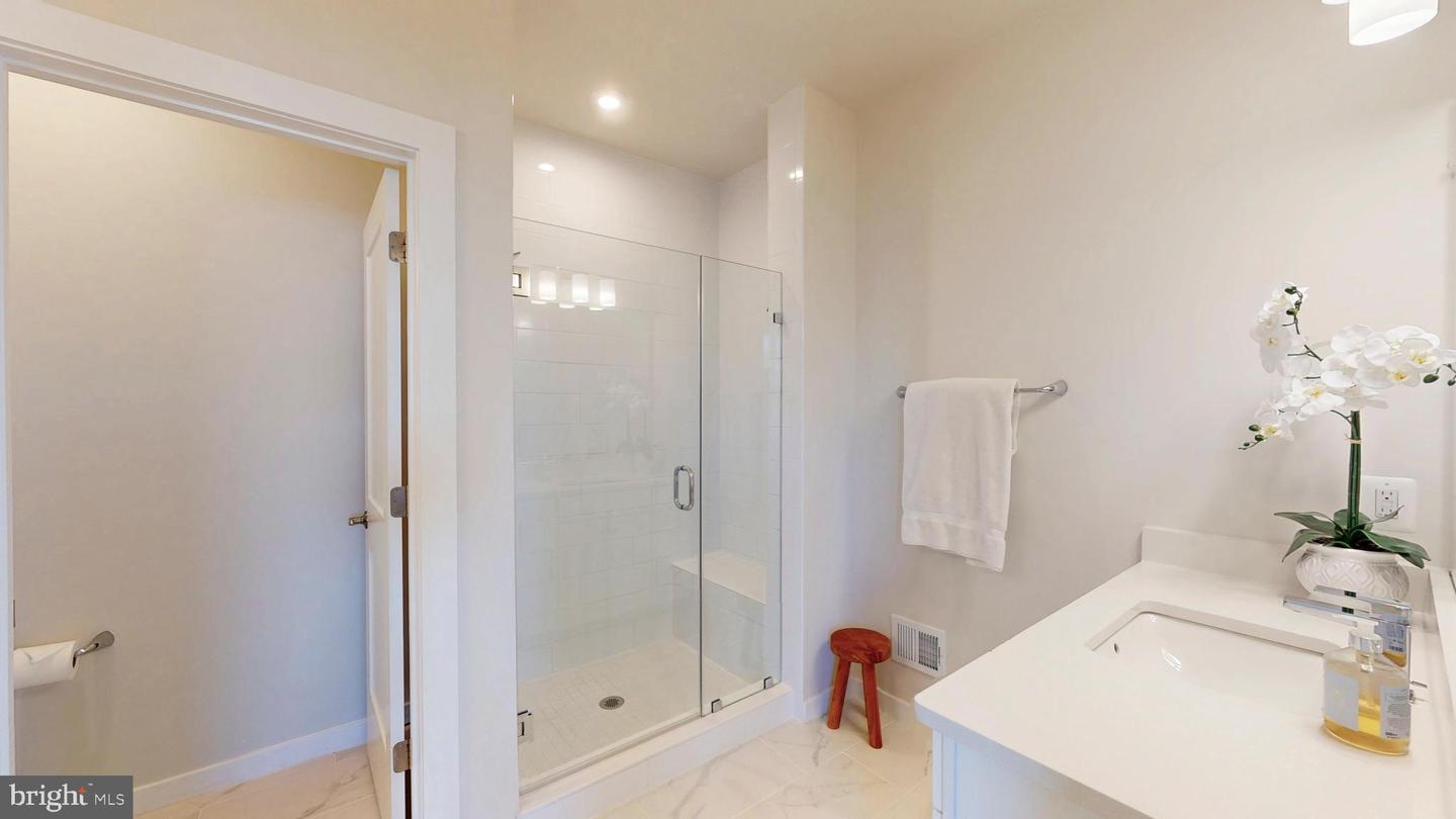 204 PETITE SIRAH TER SE, LEESBURG, Virginia 20175, 3 Bedrooms Bedrooms, ,2 BathroomsBathrooms,Residential,For sale,204 PETITE SIRAH TER SE,VALO2094578 MLS # VALO2094578
