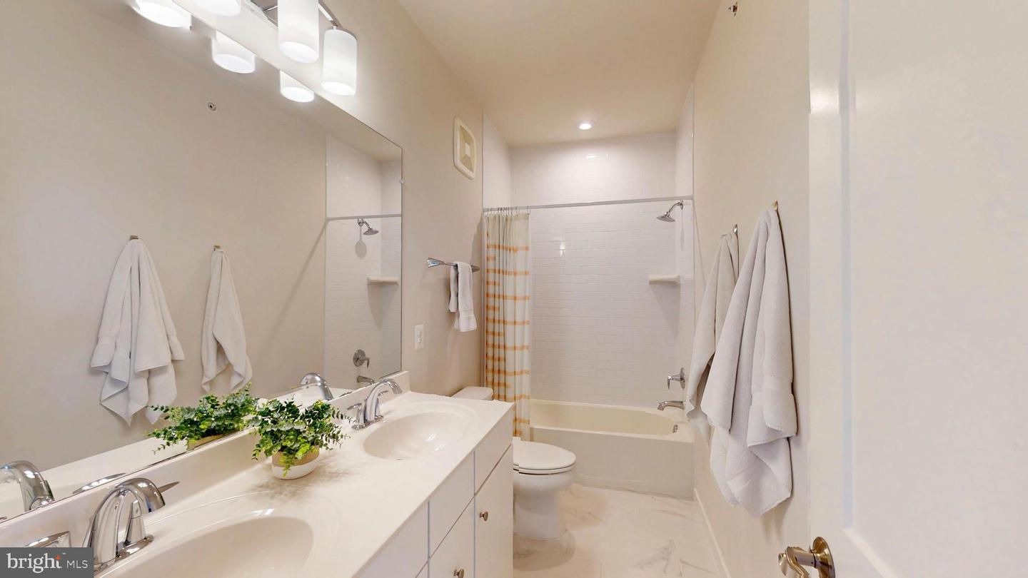 204 PETITE SIRAH TER SE, LEESBURG, Virginia 20175, 3 Bedrooms Bedrooms, ,2 BathroomsBathrooms,Residential,For sale,204 PETITE SIRAH TER SE,VALO2094578 MLS # VALO2094578