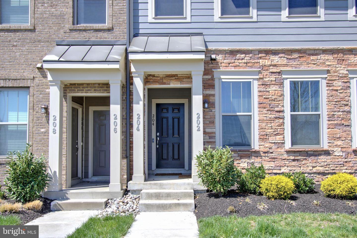 204 PETITE SIRAH TER SE, LEESBURG, Virginia 20175, 3 Bedrooms Bedrooms, ,2 BathroomsBathrooms,Residential,For sale,204 PETITE SIRAH TER SE,VALO2094578 MLS # VALO2094578