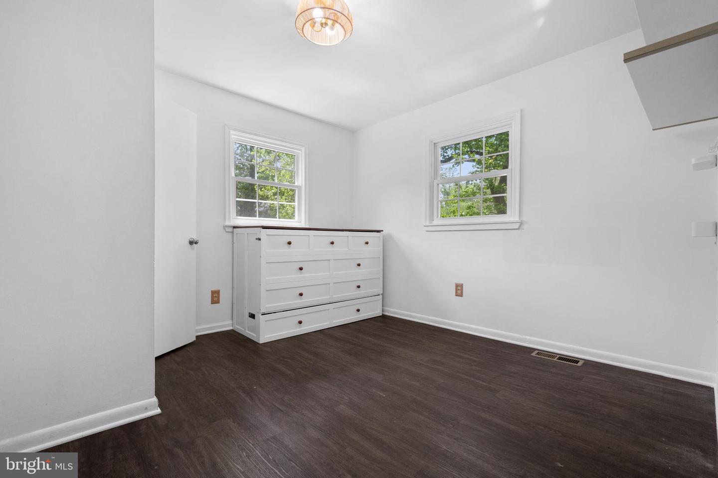 13432 FOREST GLEN RD, WOODBRIDGE, Virginia 22191, 5 Bedrooms Bedrooms, ,2 BathroomsBathrooms,Residential,For sale,13432 FOREST GLEN RD,VAPW2092710 MLS # VAPW2092710