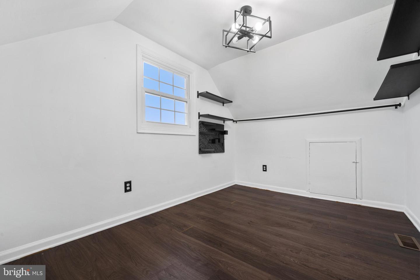 13432 FOREST GLEN RD, WOODBRIDGE, Virginia 22191, 5 Bedrooms Bedrooms, ,2 BathroomsBathrooms,Residential,For sale,13432 FOREST GLEN RD,VAPW2092710 MLS # VAPW2092710
