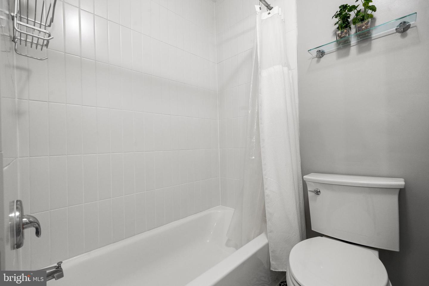 6221 JEAN LOUISE WAY, ALEXANDRIA, Virginia 22310, 5 Bedrooms Bedrooms, ,4 BathroomsBathrooms,Residential,For sale,6221 JEAN LOUISE WAY,VAFX2236072 MLS # VAFX2236072