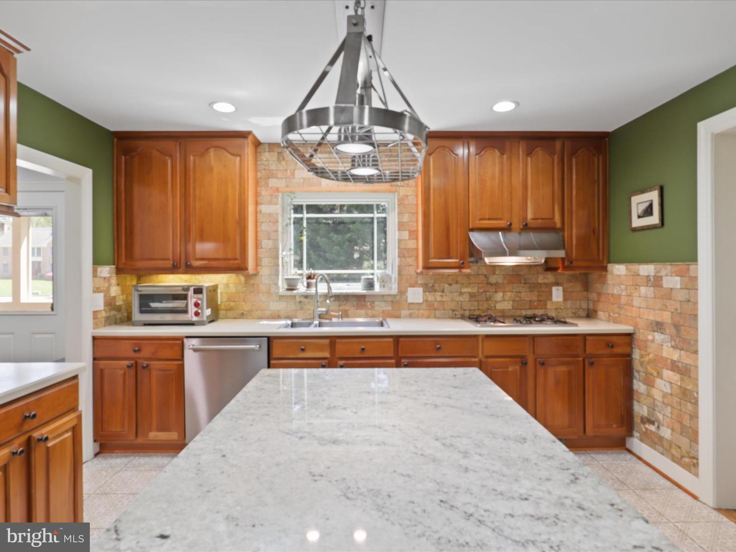 432 ORCHARD ST NW, VIENNA, Virginia 22180, 5 Bedrooms Bedrooms, 20 Rooms Rooms,4 BathroomsBathrooms,Residential,For sale,432 ORCHARD ST NW,VAFX2236226 MLS # VAFX2236226