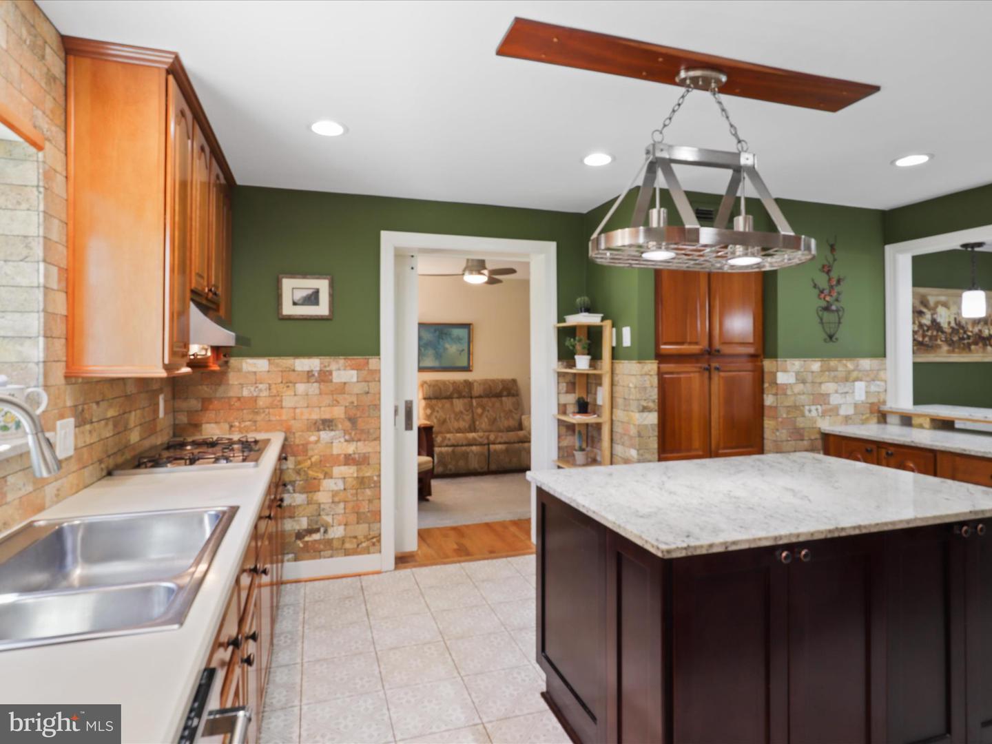 432 ORCHARD ST NW, VIENNA, Virginia 22180, 5 Bedrooms Bedrooms, 20 Rooms Rooms,4 BathroomsBathrooms,Residential,For sale,432 ORCHARD ST NW,VAFX2236226 MLS # VAFX2236226