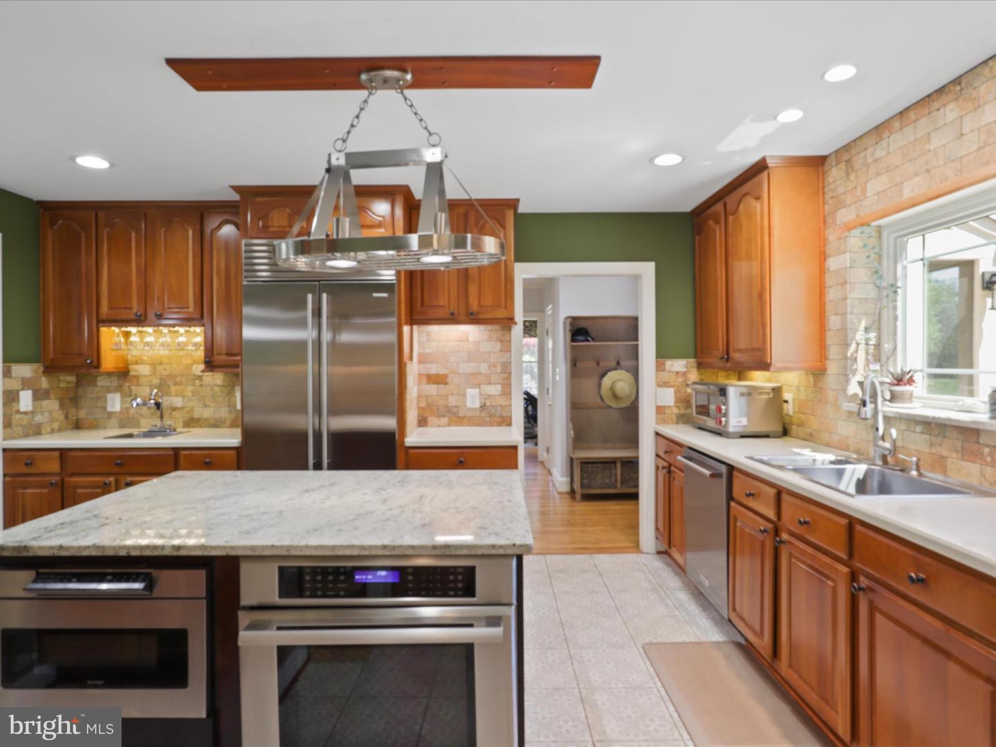 432 ORCHARD ST NW, VIENNA, Virginia 22180, 5 Bedrooms Bedrooms, 20 Rooms Rooms,4 BathroomsBathrooms,Residential,For sale,432 ORCHARD ST NW,VAFX2236226 MLS # VAFX2236226