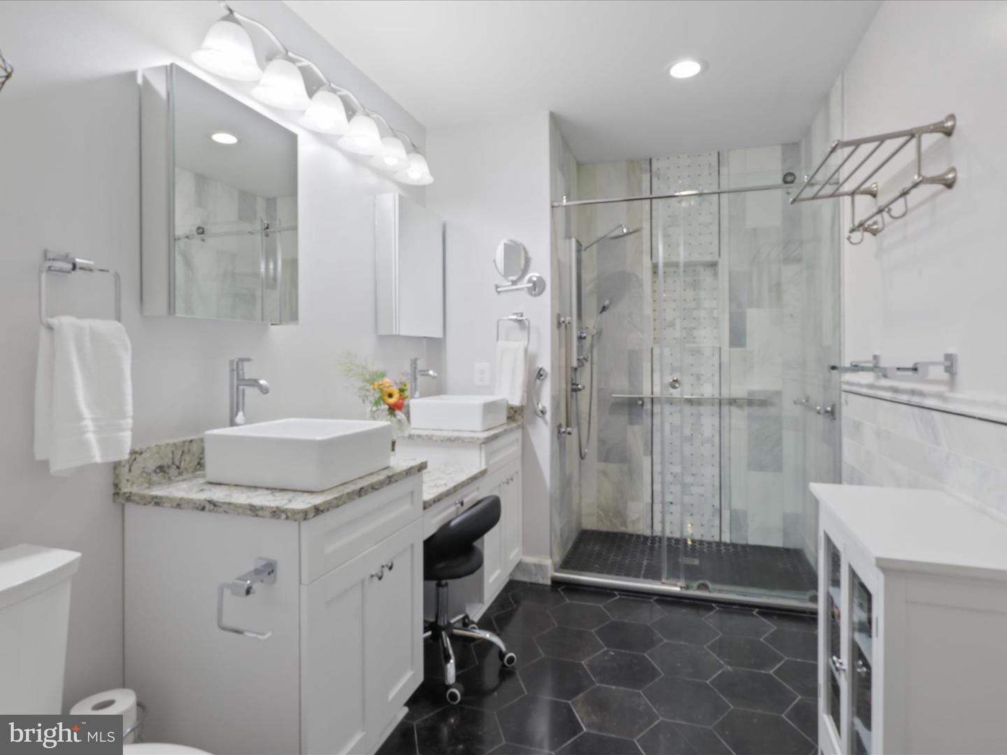 432 ORCHARD ST NW, VIENNA, Virginia 22180, 5 Bedrooms Bedrooms, 20 Rooms Rooms,4 BathroomsBathrooms,Residential,For sale,432 ORCHARD ST NW,VAFX2236226 MLS # VAFX2236226