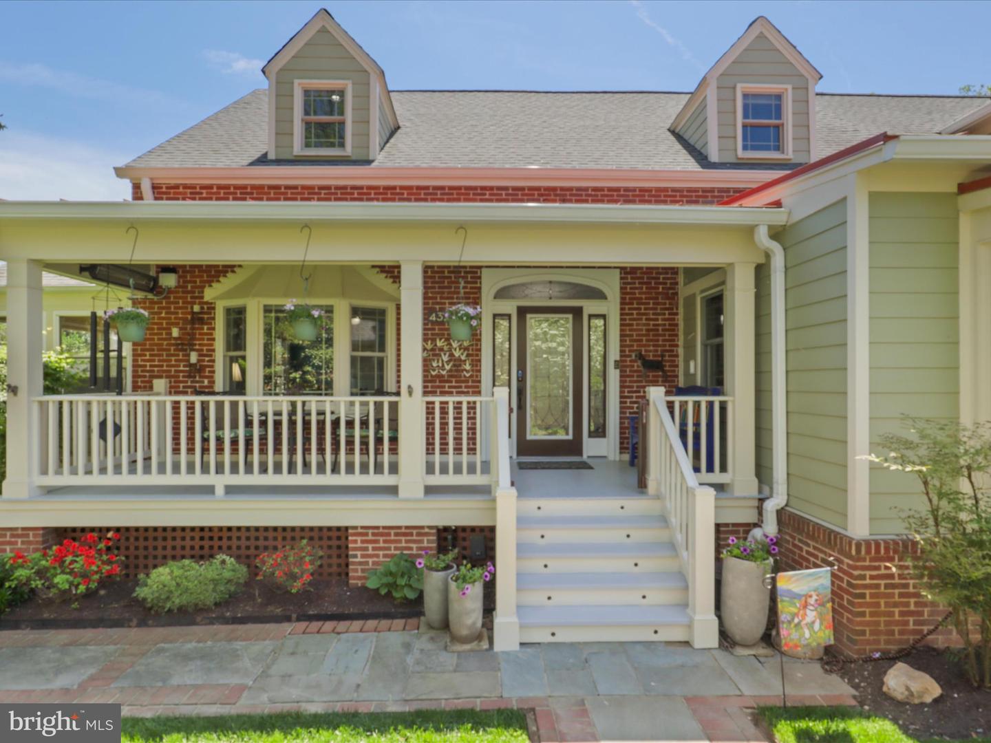 432 ORCHARD ST NW, VIENNA, Virginia 22180, 5 Bedrooms Bedrooms, 20 Rooms Rooms,4 BathroomsBathrooms,Residential,For sale,432 ORCHARD ST NW,VAFX2236226 MLS # VAFX2236226