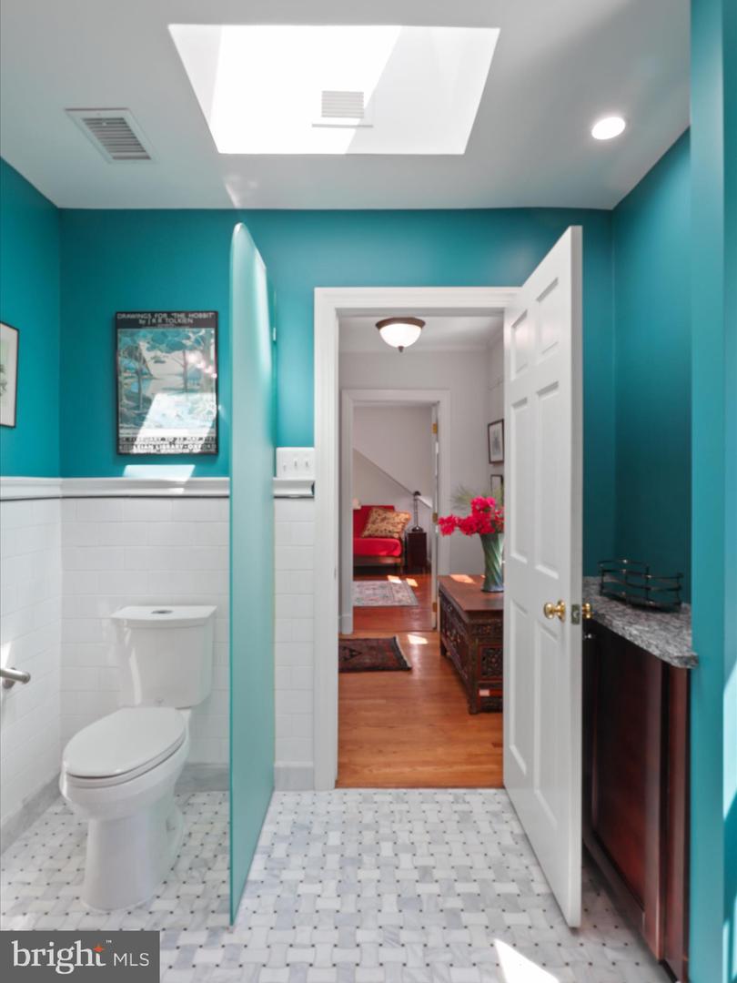 432 ORCHARD ST NW, VIENNA, Virginia 22180, 5 Bedrooms Bedrooms, 20 Rooms Rooms,4 BathroomsBathrooms,Residential,For sale,432 ORCHARD ST NW,VAFX2236226 MLS # VAFX2236226