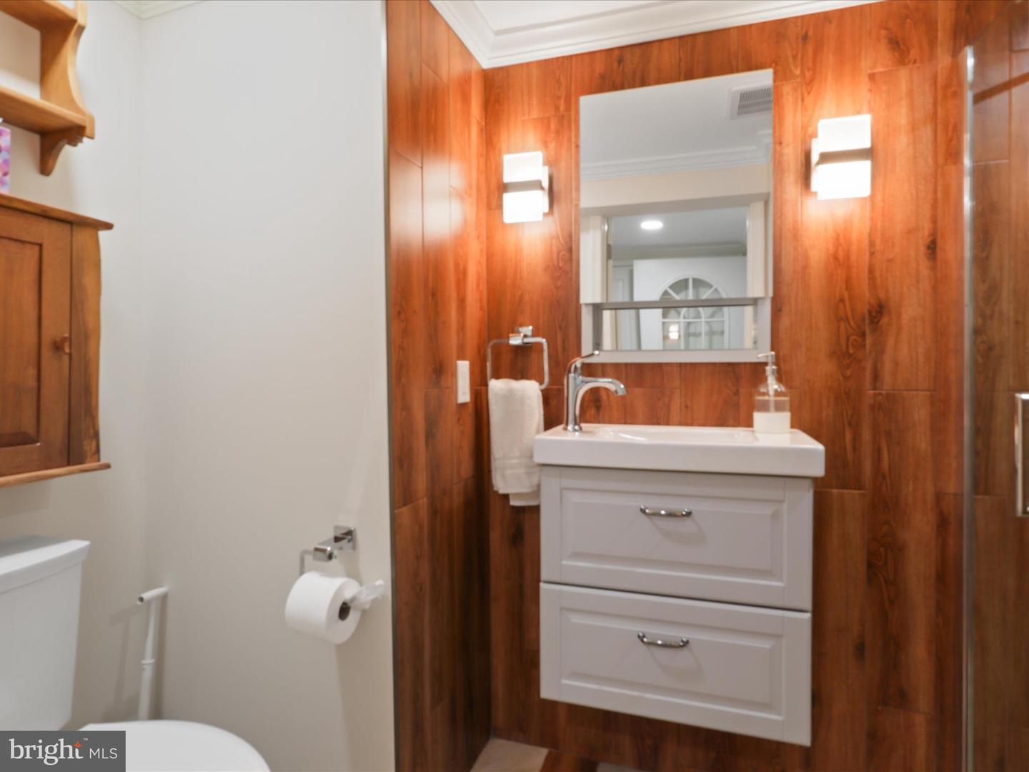 432 ORCHARD ST NW, VIENNA, Virginia 22180, 5 Bedrooms Bedrooms, 20 Rooms Rooms,4 BathroomsBathrooms,Residential,For sale,432 ORCHARD ST NW,VAFX2236226 MLS # VAFX2236226
