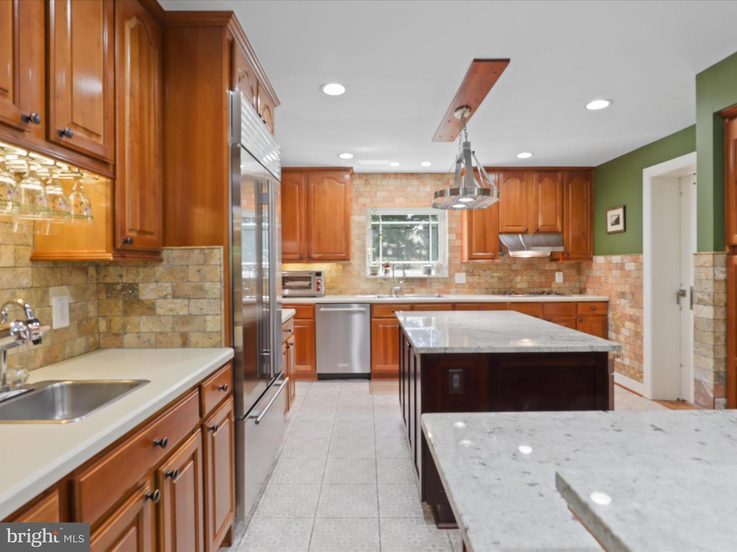 432 ORCHARD ST NW, VIENNA, Virginia 22180, 5 Bedrooms Bedrooms, 20 Rooms Rooms,4 BathroomsBathrooms,Residential,For sale,432 ORCHARD ST NW,VAFX2236226 MLS # VAFX2236226