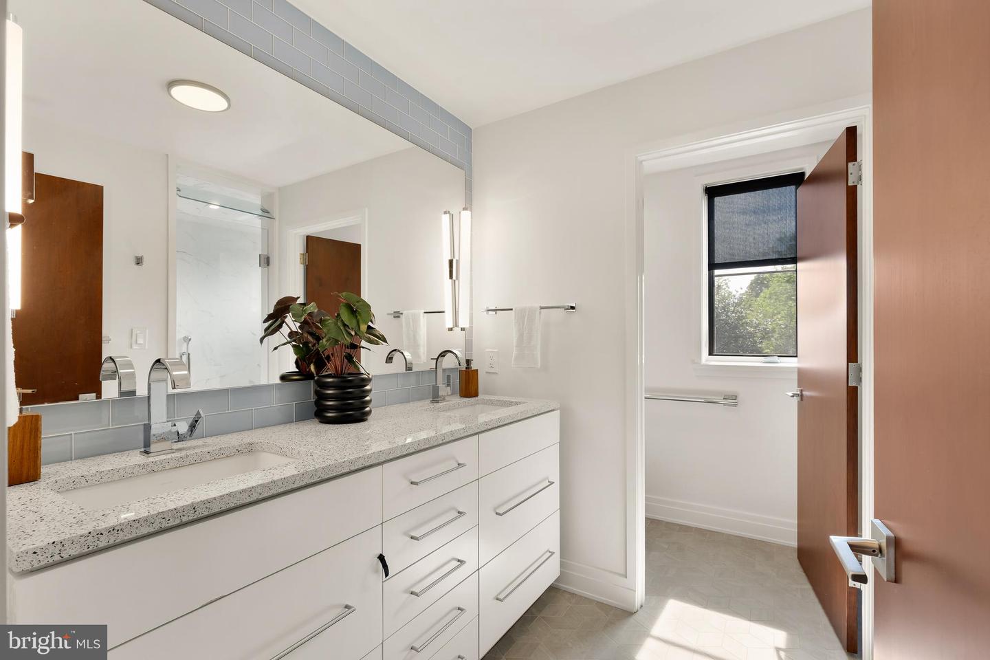 4640 Q ST NW, WASHINGTON, District Of Columbia 20007, 5 Bedrooms Bedrooms, ,4 BathroomsBathrooms,Residential,For sale,4640 Q ST NW,DCDC2197032 MLS # DCDC2197032