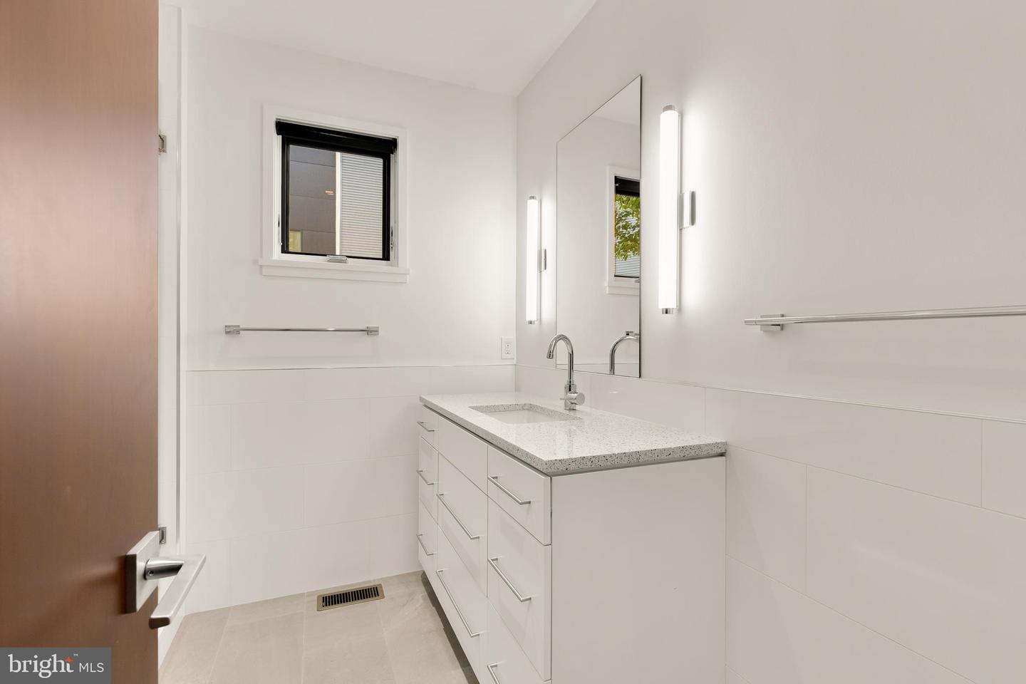 4640 Q ST NW, WASHINGTON, District Of Columbia 20007, 5 Bedrooms Bedrooms, ,4 BathroomsBathrooms,Residential,For sale,4640 Q ST NW,DCDC2197032 MLS # DCDC2197032