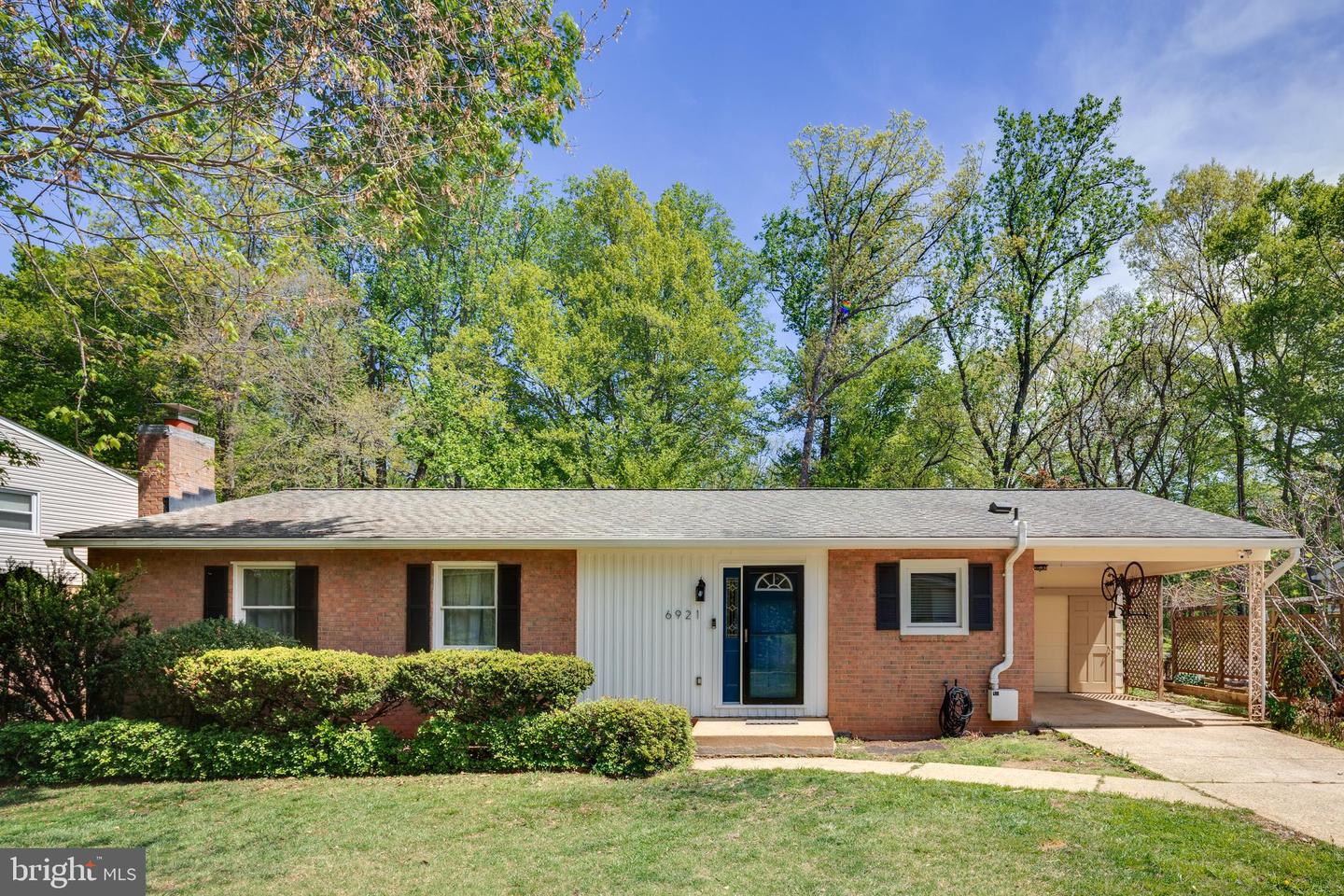6921 ASHBURY DR, SPRINGFIELD, Virginia 22152, 5 Bedrooms Bedrooms, ,3 BathroomsBathrooms,Residential,For sale,6921 ASHBURY DR,VAFX2236250 MLS # VAFX2236250