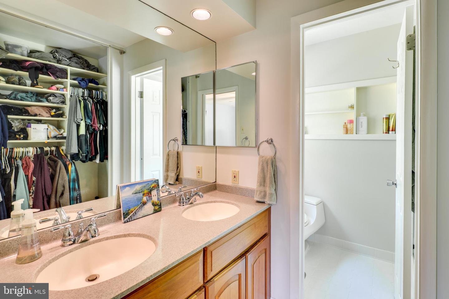 6921 ASHBURY DR, SPRINGFIELD, Virginia 22152, 5 Bedrooms Bedrooms, ,3 BathroomsBathrooms,Residential,For sale,6921 ASHBURY DR,VAFX2236250 MLS # VAFX2236250