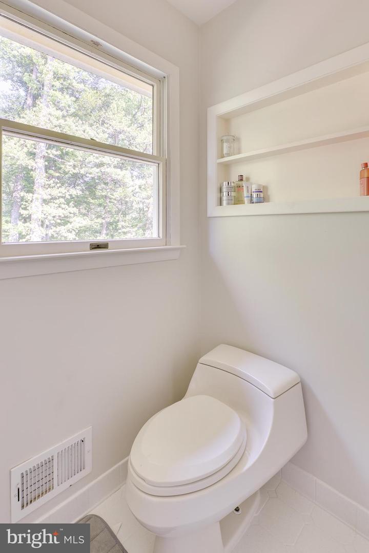 6921 ASHBURY DR, SPRINGFIELD, Virginia 22152, 5 Bedrooms Bedrooms, ,3 BathroomsBathrooms,Residential,For sale,6921 ASHBURY DR,VAFX2236250 MLS # VAFX2236250