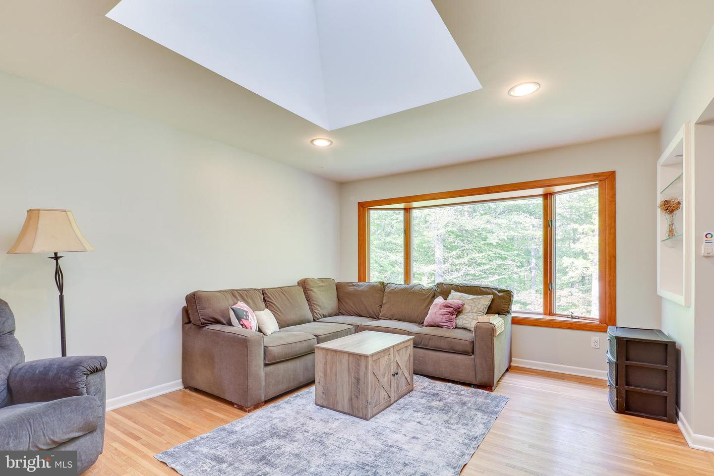 6921 ASHBURY DR, SPRINGFIELD, Virginia 22152, 5 Bedrooms Bedrooms, ,3 BathroomsBathrooms,Residential,For sale,6921 ASHBURY DR,VAFX2236250 MLS # VAFX2236250
