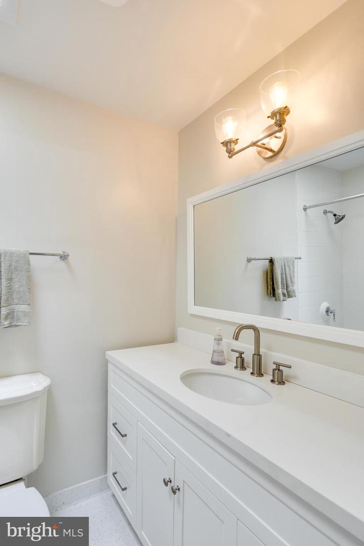 6921 ASHBURY DR, SPRINGFIELD, Virginia 22152, 5 Bedrooms Bedrooms, ,3 BathroomsBathrooms,Residential,For sale,6921 ASHBURY DR,VAFX2236250 MLS # VAFX2236250
