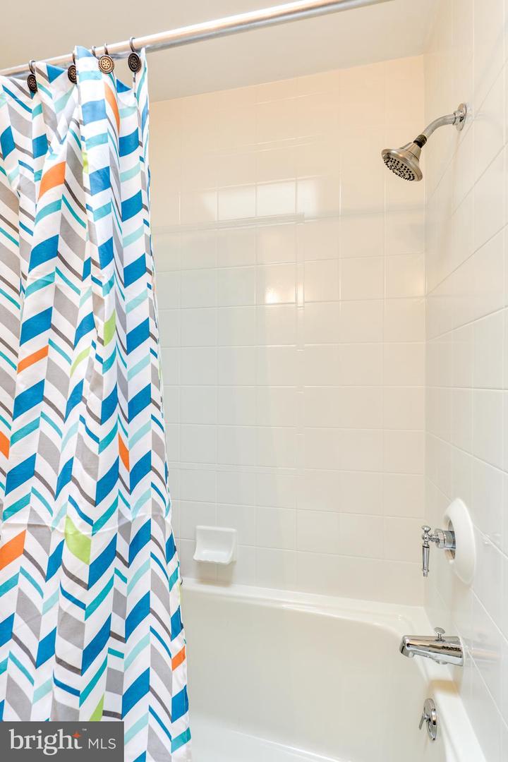 6921 ASHBURY DR, SPRINGFIELD, Virginia 22152, 5 Bedrooms Bedrooms, ,3 BathroomsBathrooms,Residential,For sale,6921 ASHBURY DR,VAFX2236250 MLS # VAFX2236250