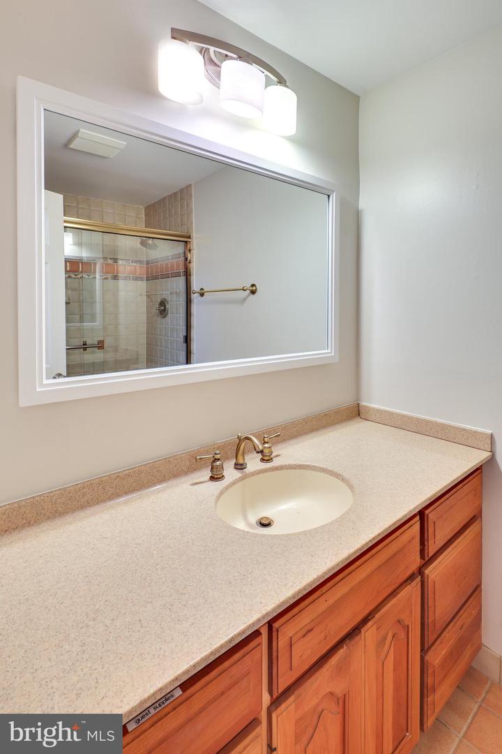 6921 ASHBURY DR, SPRINGFIELD, Virginia 22152, 5 Bedrooms Bedrooms, ,3 BathroomsBathrooms,Residential,For sale,6921 ASHBURY DR,VAFX2236250 MLS # VAFX2236250