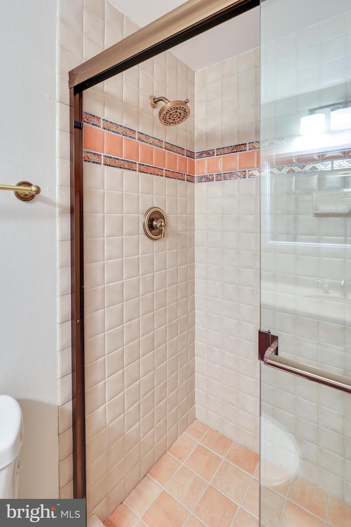 6921 ASHBURY DR, SPRINGFIELD, Virginia 22152, 5 Bedrooms Bedrooms, ,3 BathroomsBathrooms,Residential,For sale,6921 ASHBURY DR,VAFX2236250 MLS # VAFX2236250