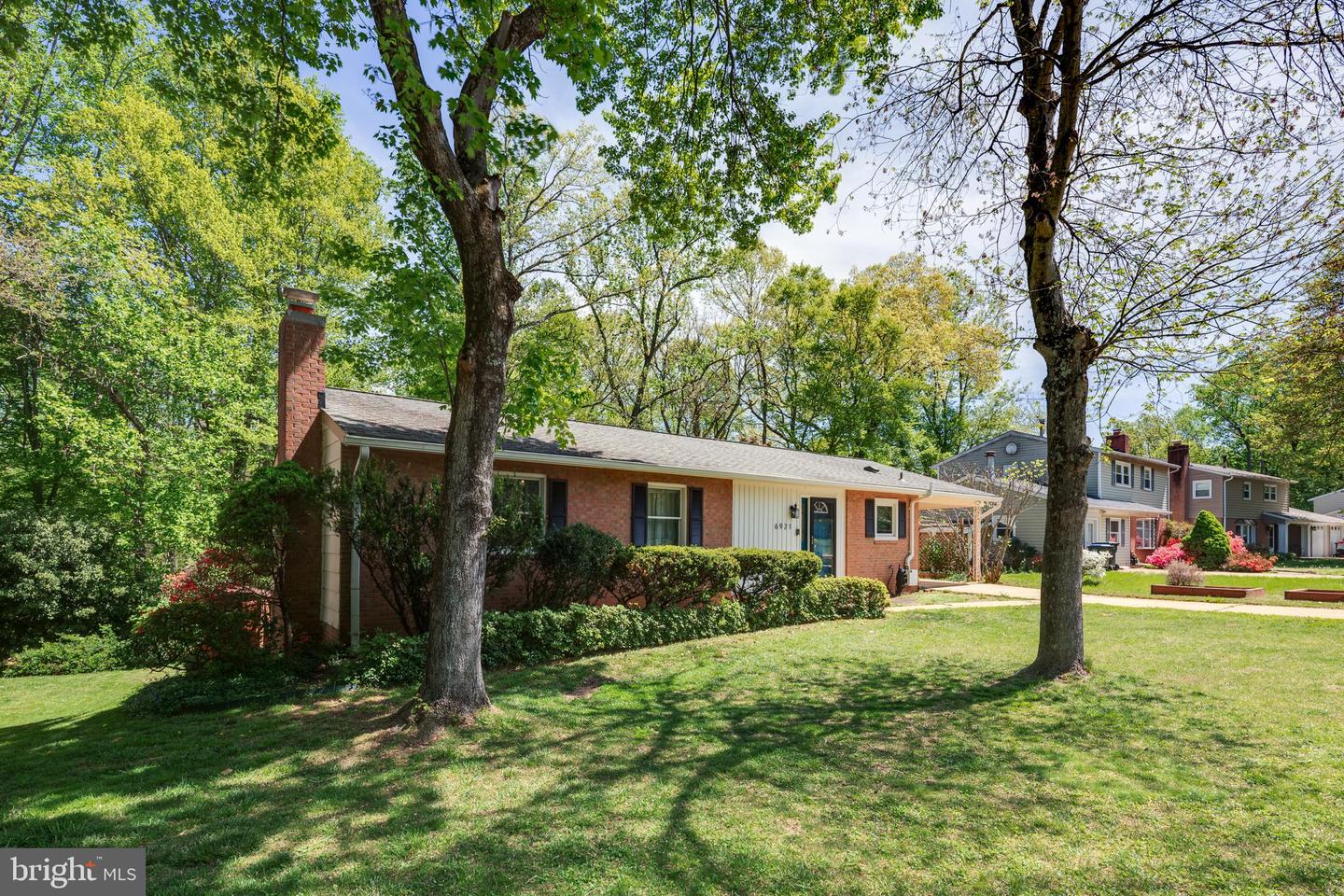 6921 ASHBURY DR, SPRINGFIELD, Virginia 22152, 5 Bedrooms Bedrooms, ,3 BathroomsBathrooms,Residential,For sale,6921 ASHBURY DR,VAFX2236250 MLS # VAFX2236250