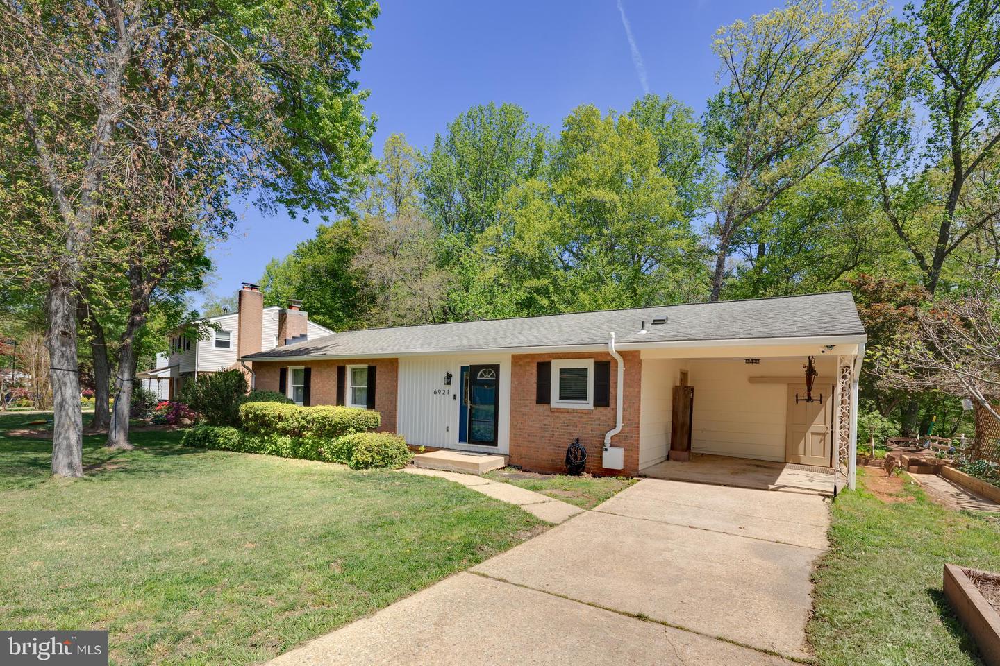 6921 ASHBURY DR, SPRINGFIELD, Virginia 22152, 5 Bedrooms Bedrooms, ,3 BathroomsBathrooms,Residential,For sale,6921 ASHBURY DR,VAFX2236250 MLS # VAFX2236250