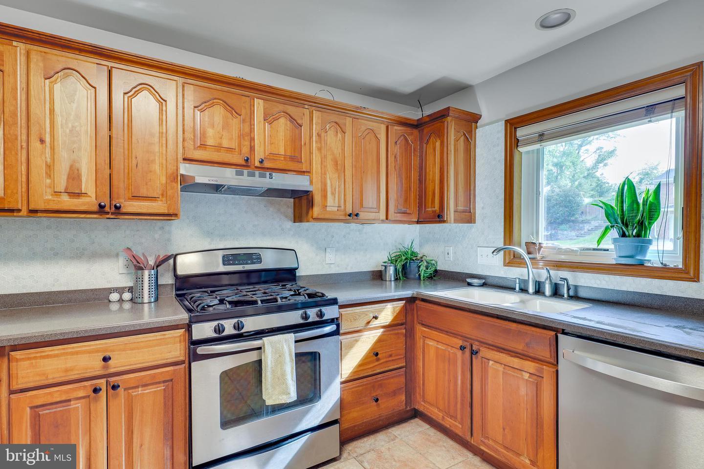 6921 ASHBURY DR, SPRINGFIELD, Virginia 22152, 5 Bedrooms Bedrooms, ,3 BathroomsBathrooms,Residential,For sale,6921 ASHBURY DR,VAFX2236250 MLS # VAFX2236250
