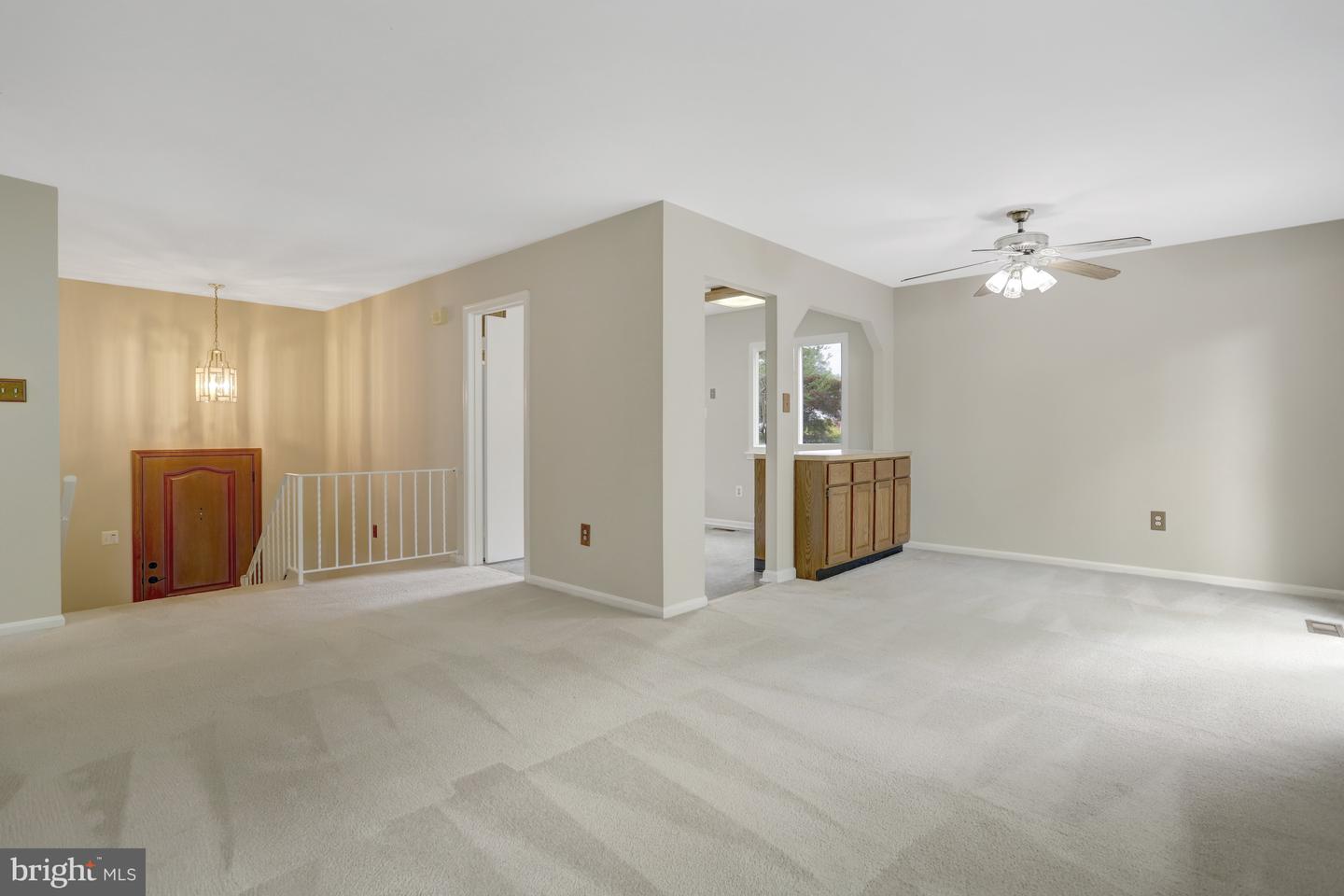 7716 CARRLEIGH PKWY, SPRINGFIELD, Virginia 22152, 6 Bedrooms Bedrooms, ,3 BathroomsBathrooms,Residential,For sale,7716 CARRLEIGH PKWY,VAFX2236430 MLS # VAFX2236430