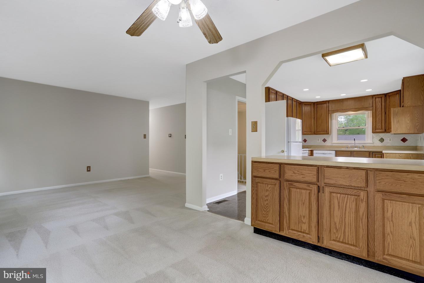7716 CARRLEIGH PKWY, SPRINGFIELD, Virginia 22152, 6 Bedrooms Bedrooms, ,3 BathroomsBathrooms,Residential,For sale,7716 CARRLEIGH PKWY,VAFX2236430 MLS # VAFX2236430