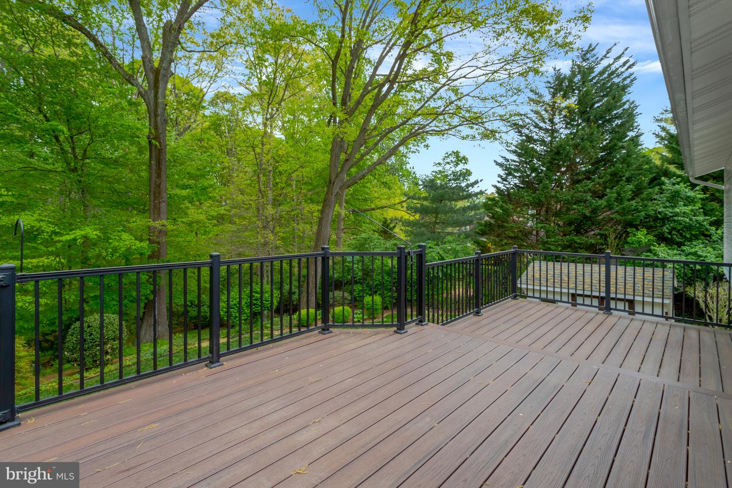 7716 CARRLEIGH PKWY, SPRINGFIELD, Virginia 22152, 6 Bedrooms Bedrooms, ,3 BathroomsBathrooms,Residential,For sale,7716 CARRLEIGH PKWY,VAFX2236430 MLS # VAFX2236430