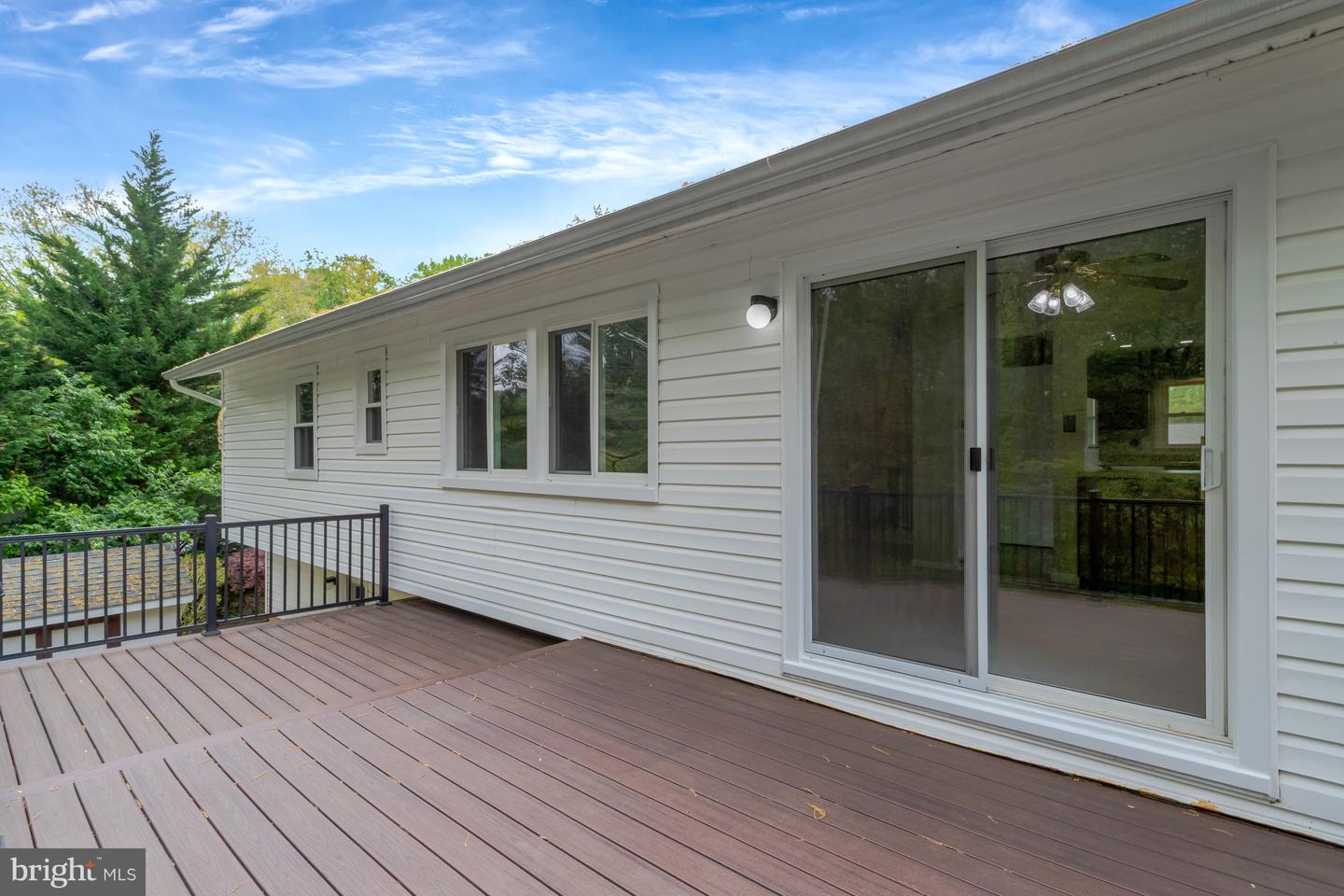 7716 CARRLEIGH PKWY, SPRINGFIELD, Virginia 22152, 6 Bedrooms Bedrooms, ,3 BathroomsBathrooms,Residential,For sale,7716 CARRLEIGH PKWY,VAFX2236430 MLS # VAFX2236430