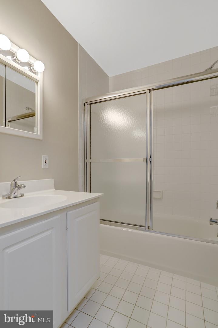 7716 CARRLEIGH PKWY, SPRINGFIELD, Virginia 22152, 6 Bedrooms Bedrooms, ,3 BathroomsBathrooms,Residential,For sale,7716 CARRLEIGH PKWY,VAFX2236430 MLS # VAFX2236430