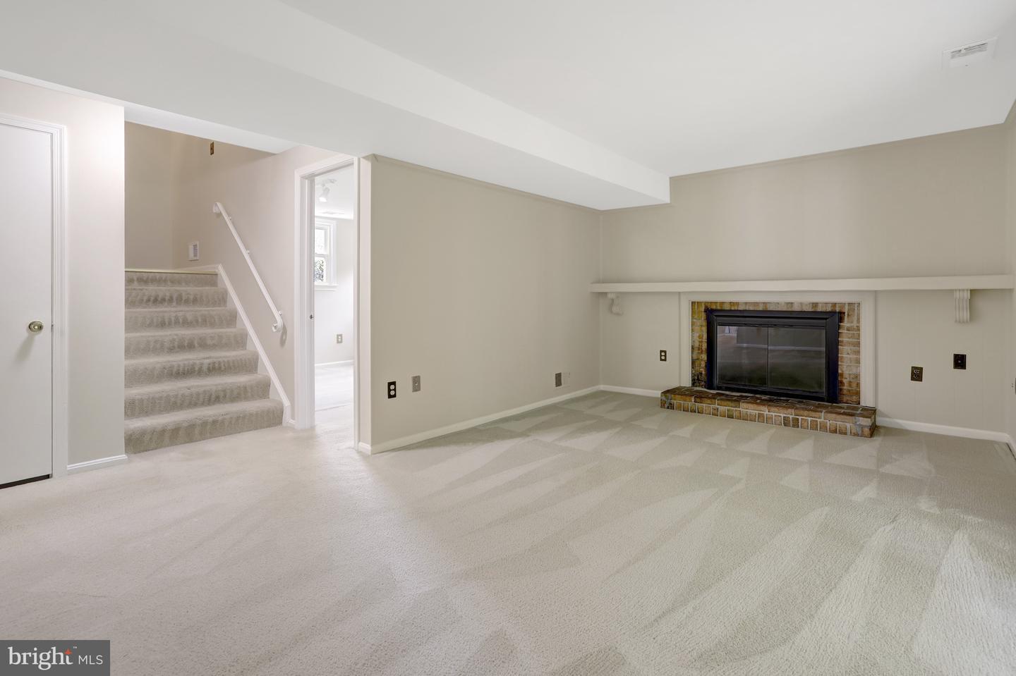 7716 CARRLEIGH PKWY, SPRINGFIELD, Virginia 22152, 6 Bedrooms Bedrooms, ,3 BathroomsBathrooms,Residential,For sale,7716 CARRLEIGH PKWY,VAFX2236430 MLS # VAFX2236430