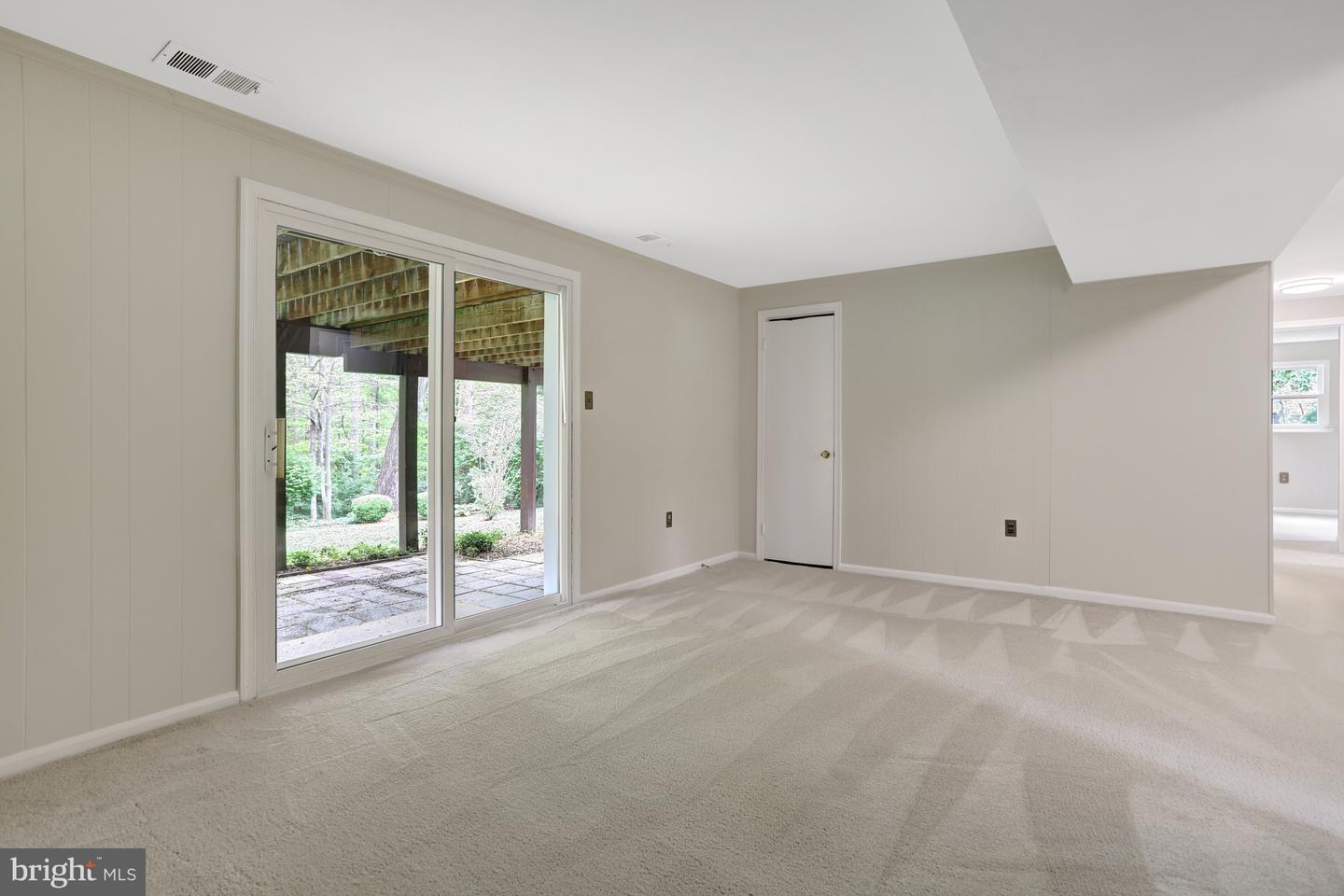 7716 CARRLEIGH PKWY, SPRINGFIELD, Virginia 22152, 6 Bedrooms Bedrooms, ,3 BathroomsBathrooms,Residential,For sale,7716 CARRLEIGH PKWY,VAFX2236430 MLS # VAFX2236430