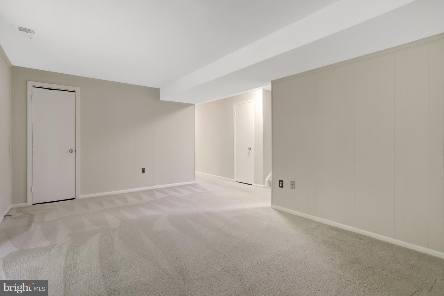7716 CARRLEIGH PKWY, SPRINGFIELD, Virginia 22152, 6 Bedrooms Bedrooms, ,3 BathroomsBathrooms,Residential,For sale,7716 CARRLEIGH PKWY,VAFX2236430 MLS # VAFX2236430