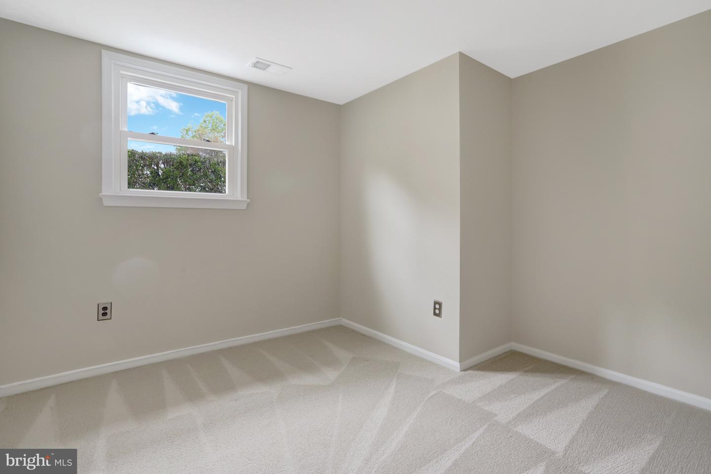 7716 CARRLEIGH PKWY, SPRINGFIELD, Virginia 22152, 6 Bedrooms Bedrooms, ,3 BathroomsBathrooms,Residential,For sale,7716 CARRLEIGH PKWY,VAFX2236430 MLS # VAFX2236430