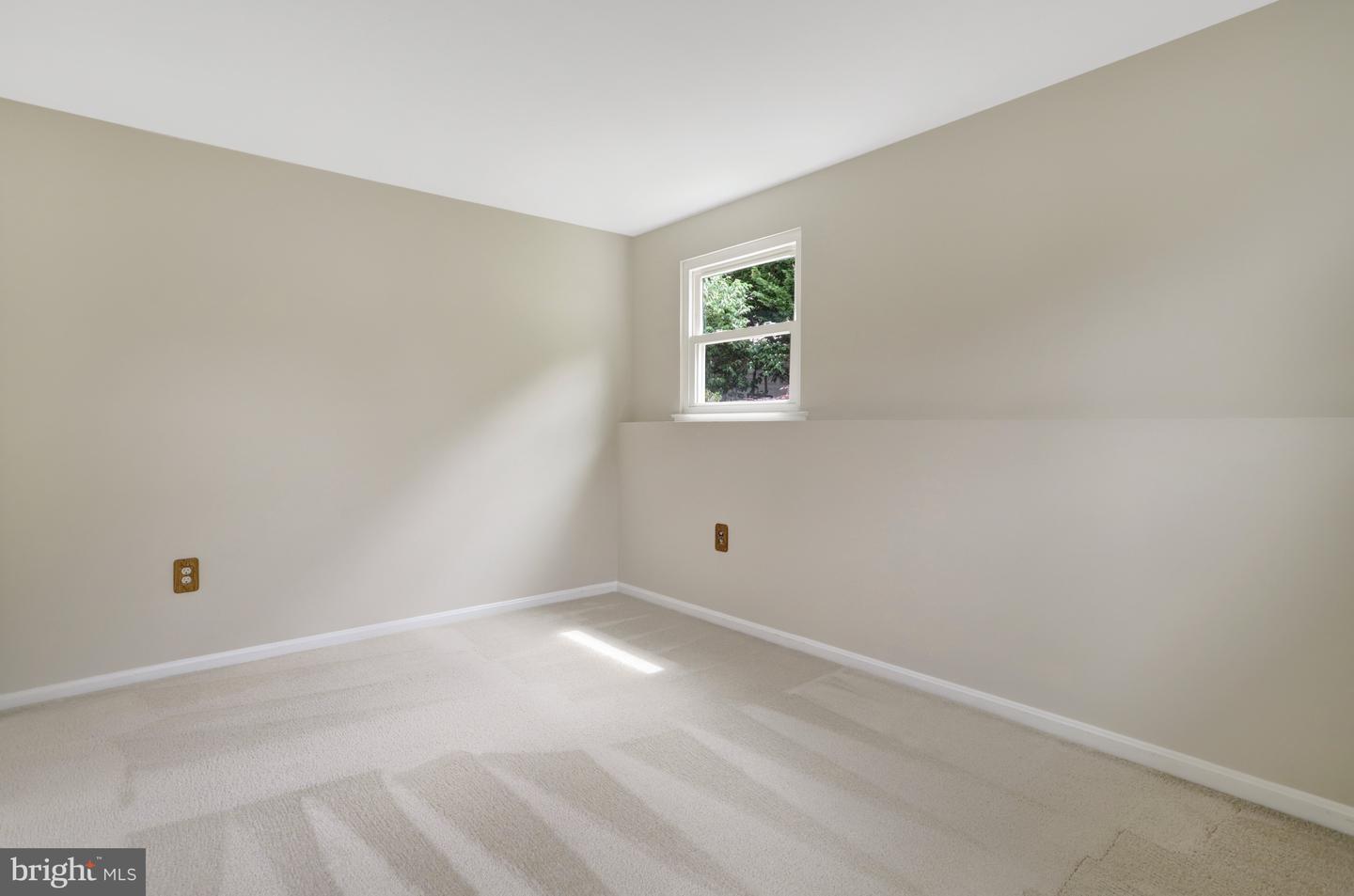 7716 CARRLEIGH PKWY, SPRINGFIELD, Virginia 22152, 6 Bedrooms Bedrooms, ,3 BathroomsBathrooms,Residential,For sale,7716 CARRLEIGH PKWY,VAFX2236430 MLS # VAFX2236430