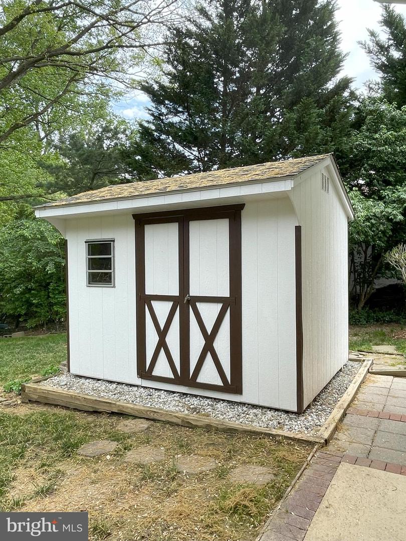 7716 CARRLEIGH PKWY, SPRINGFIELD, Virginia 22152, 6 Bedrooms Bedrooms, ,3 BathroomsBathrooms,Residential,For sale,7716 CARRLEIGH PKWY,VAFX2236430 MLS # VAFX2236430
