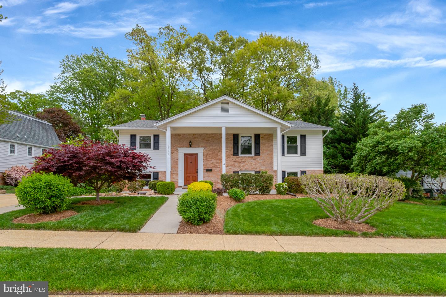 7716 CARRLEIGH PKWY, SPRINGFIELD, Virginia 22152, 6 Bedrooms Bedrooms, ,3 BathroomsBathrooms,Residential,For sale,7716 CARRLEIGH PKWY,VAFX2236430 MLS # VAFX2236430