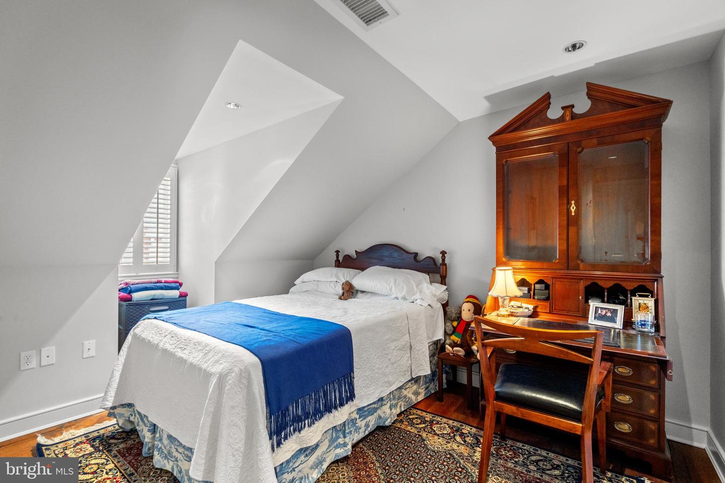 3310 N ST NW, WASHINGTON, District Of Columbia 20007, 4 Bedrooms Bedrooms, ,3 BathroomsBathrooms,Residential,For sale,3310 N ST NW,DCDC2197396 MLS # DCDC2197396