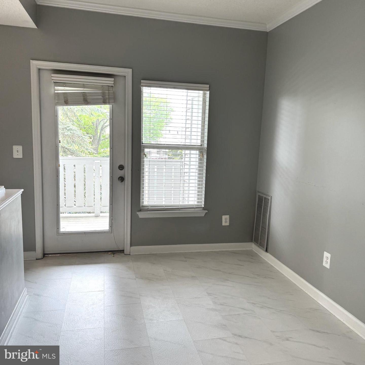14305 GRAPE HOLLY GRV #25, CENTREVILLE, Virginia 20121, 2 Bedrooms Bedrooms, ,2 BathroomsBathrooms,Residential,For sale,14305 GRAPE HOLLY GRV #25,VAFX2236482 MLS # VAFX2236482