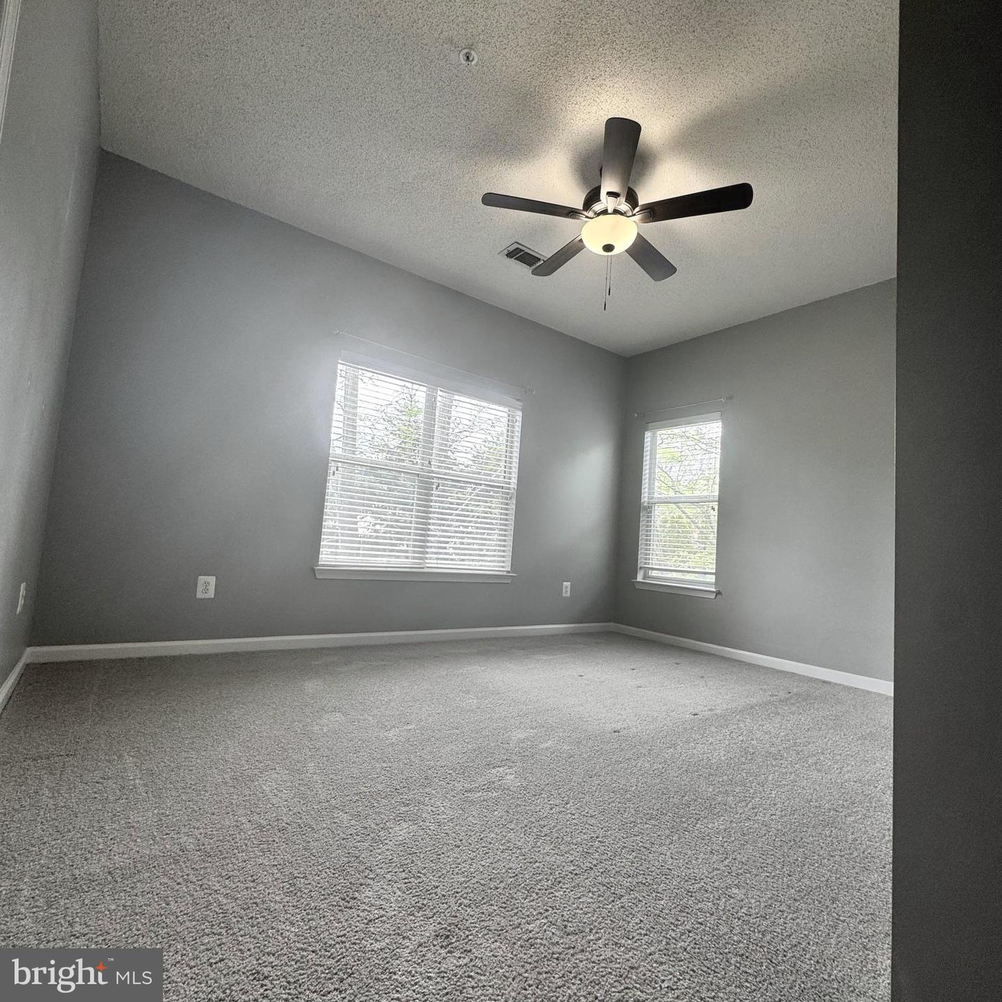 14305 GRAPE HOLLY GRV #25, CENTREVILLE, Virginia 20121, 2 Bedrooms Bedrooms, ,2 BathroomsBathrooms,Residential,For sale,14305 GRAPE HOLLY GRV #25,VAFX2236482 MLS # VAFX2236482