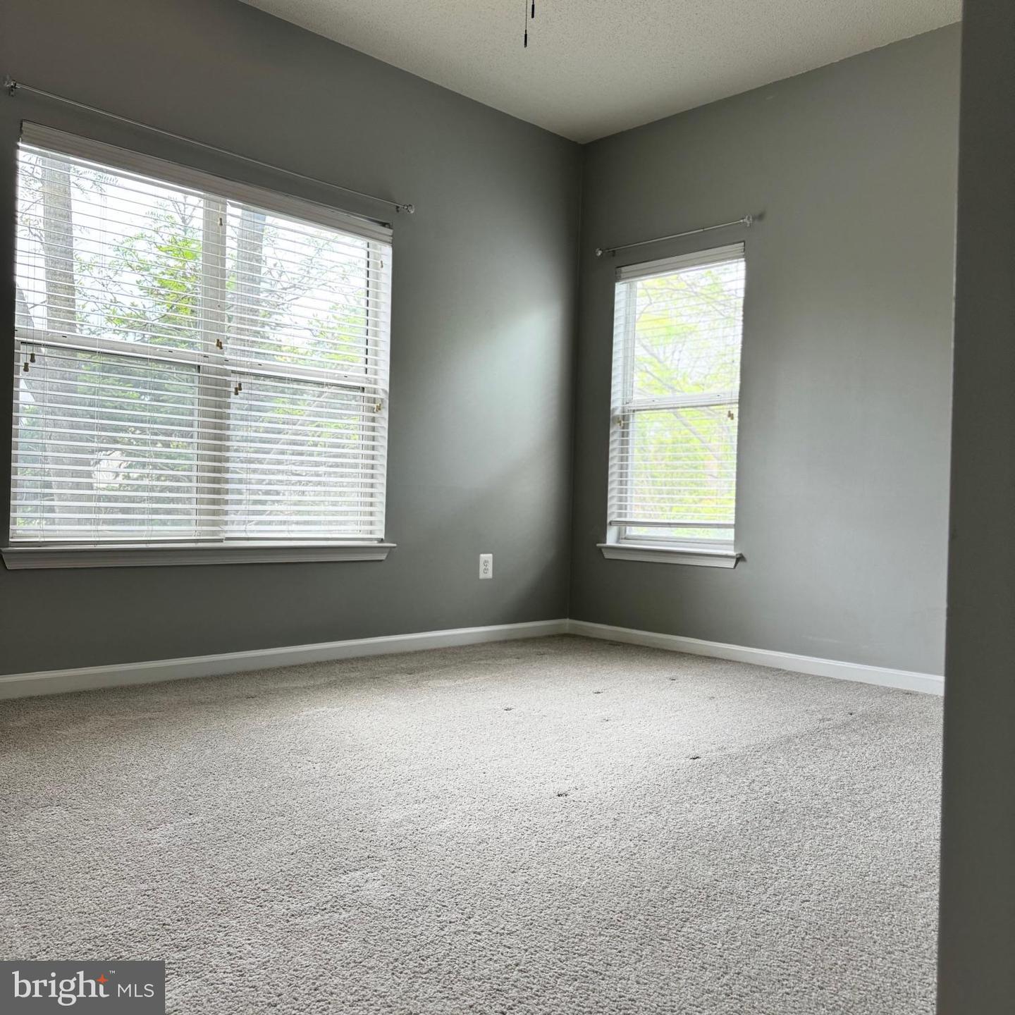 14305 GRAPE HOLLY GRV #25, CENTREVILLE, Virginia 20121, 2 Bedrooms Bedrooms, ,2 BathroomsBathrooms,Residential,For sale,14305 GRAPE HOLLY GRV #25,VAFX2236482 MLS # VAFX2236482
