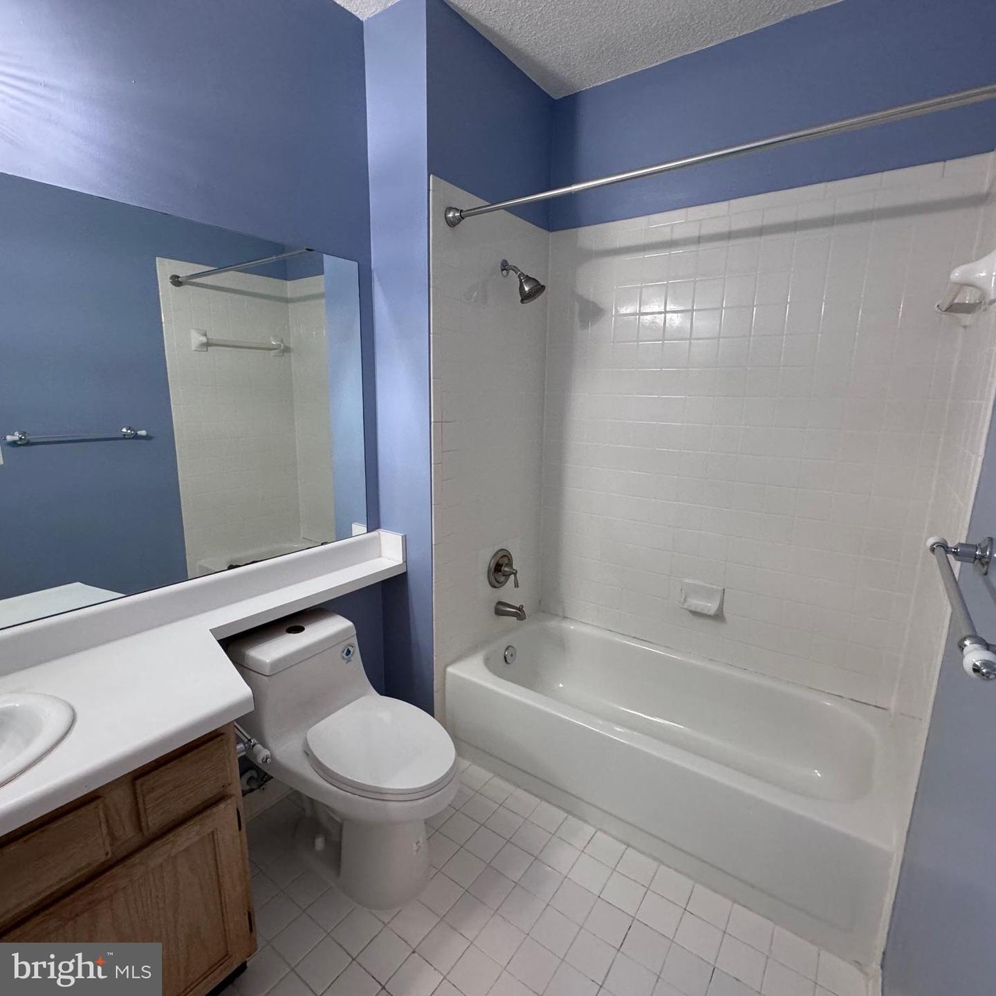 14305 GRAPE HOLLY GRV #25, CENTREVILLE, Virginia 20121, 2 Bedrooms Bedrooms, ,2 BathroomsBathrooms,Residential,For sale,14305 GRAPE HOLLY GRV #25,VAFX2236482 MLS # VAFX2236482