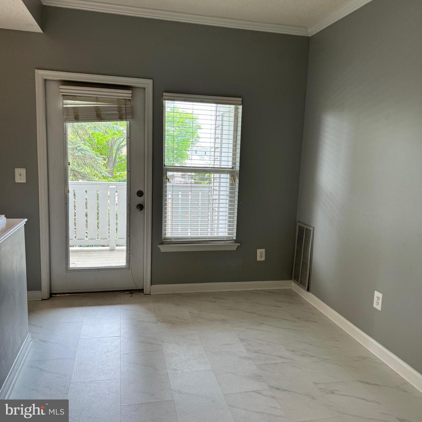 14305 GRAPE HOLLY GRV #25, CENTREVILLE, Virginia 20121, 2 Bedrooms Bedrooms, ,2 BathroomsBathrooms,Residential,For sale,14305 GRAPE HOLLY GRV #25,VAFX2236482 MLS # VAFX2236482