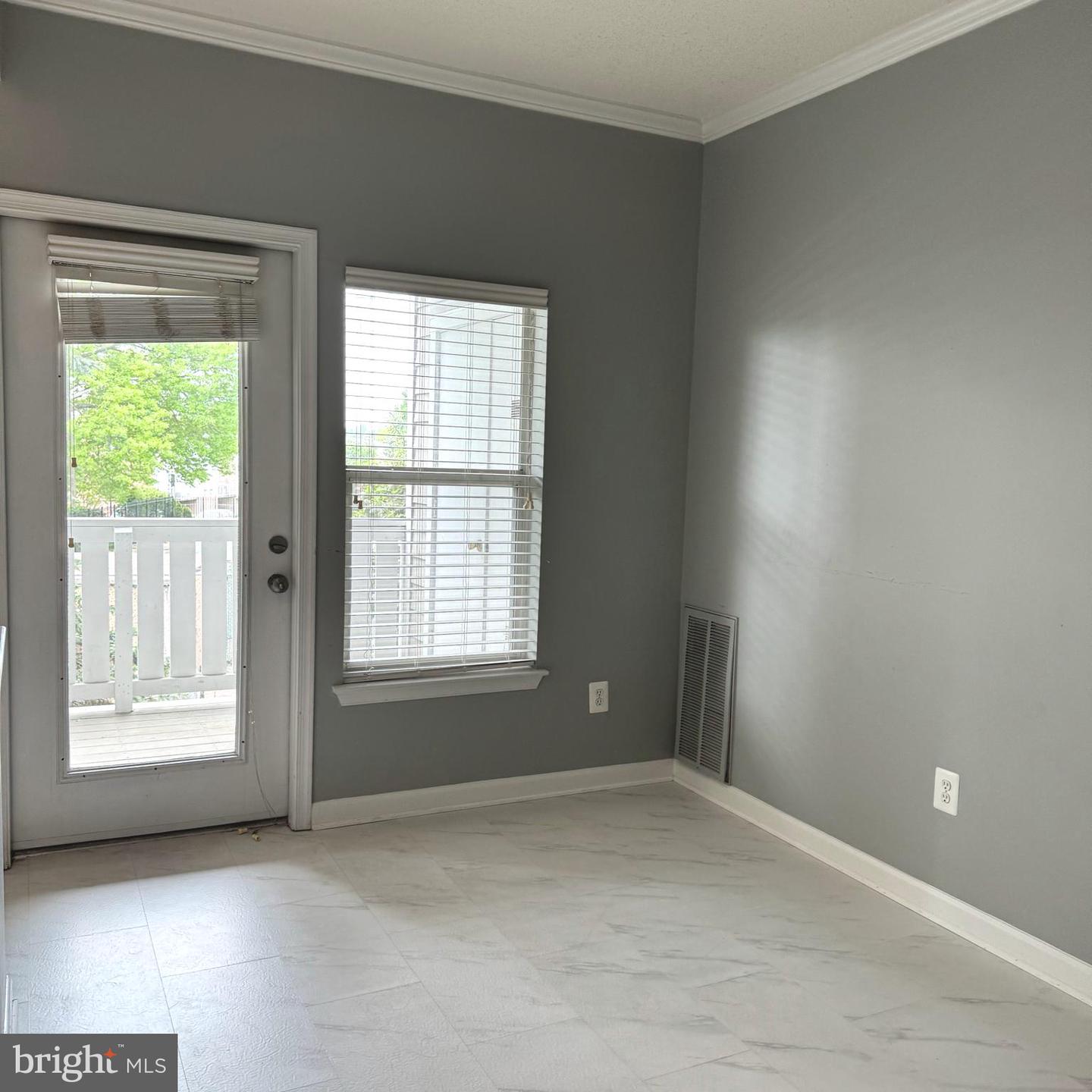 14305 GRAPE HOLLY GRV #25, CENTREVILLE, Virginia 20121, 2 Bedrooms Bedrooms, ,2 BathroomsBathrooms,Residential,For sale,14305 GRAPE HOLLY GRV #25,VAFX2236482 MLS # VAFX2236482