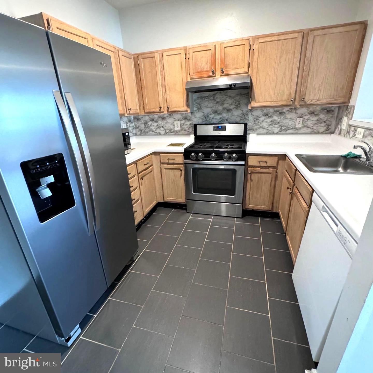 14305 GRAPE HOLLY GRV #25, CENTREVILLE, Virginia 20121, 2 Bedrooms Bedrooms, ,2 BathroomsBathrooms,Residential,For sale,14305 GRAPE HOLLY GRV #25,VAFX2236482 MLS # VAFX2236482