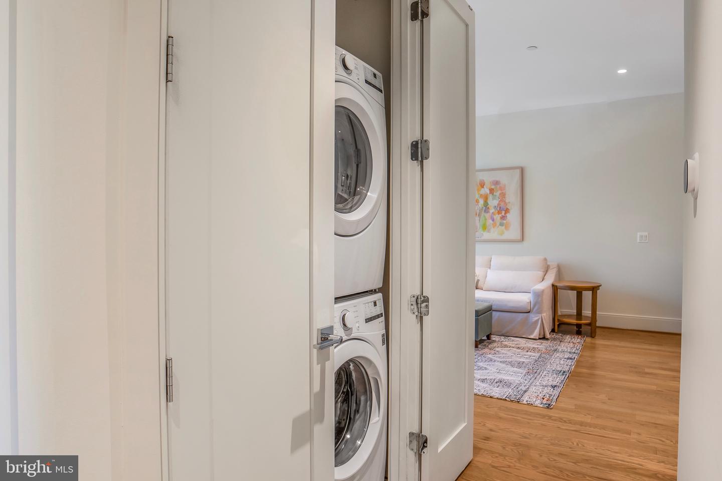 270 15TH ST SE #301, WASHINGTON, District Of Columbia 20003, 2 Bedrooms Bedrooms, ,2 BathroomsBathrooms,Residential,For sale,270 15TH ST SE #301,DCDC2197350 MLS # DCDC2197350