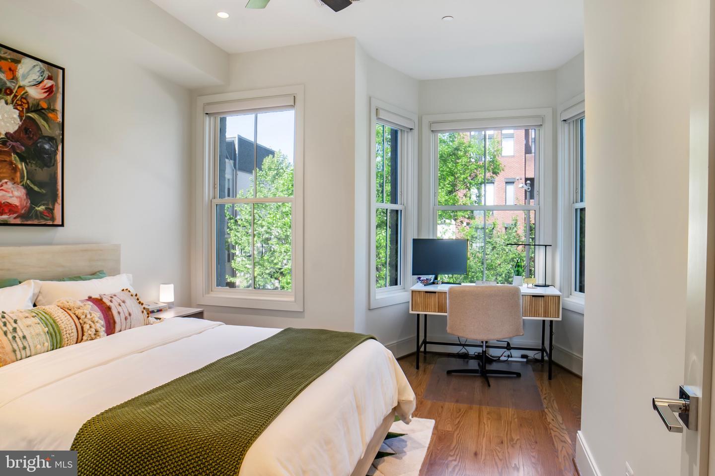 270 15TH ST SE #301, WASHINGTON, District Of Columbia 20003, 2 Bedrooms Bedrooms, ,2 BathroomsBathrooms,Residential,For sale,270 15TH ST SE #301,DCDC2197350 MLS # DCDC2197350
