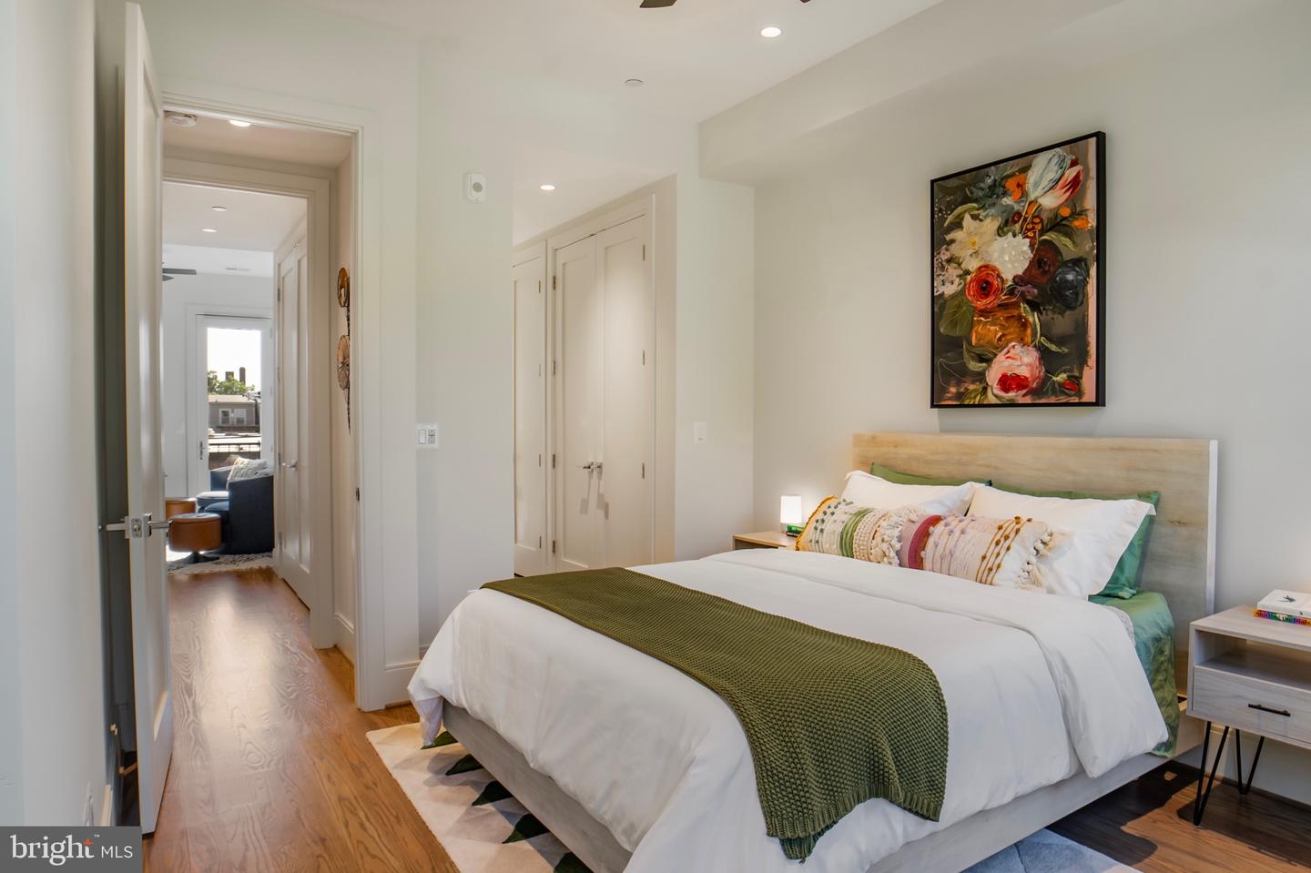 270 15TH ST SE #301, WASHINGTON, District Of Columbia 20003, 2 Bedrooms Bedrooms, ,2 BathroomsBathrooms,Residential,For sale,270 15TH ST SE #301,DCDC2197350 MLS # DCDC2197350